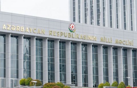 Deputatlar amnistiya aktının müzakirəsinə toplaşırlar