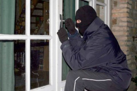 Bakıda mağazalardan oğurluq edildi