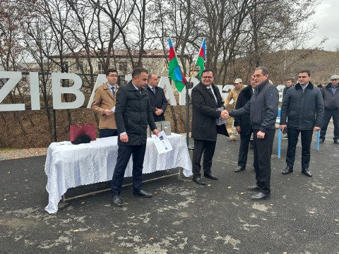 Qırmızı bazar qəsəbəsi daha 18 ailəyə qucaq açdı