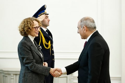 Paşinyan NATO baş katibinin müavinini qəbul edib