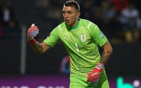 Muslera tarix yazdı