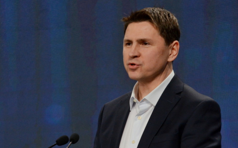 Zelenski daha bir məmuru işdən azad edib