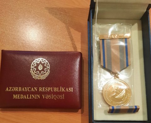Müsəddiq müəllimin medalı