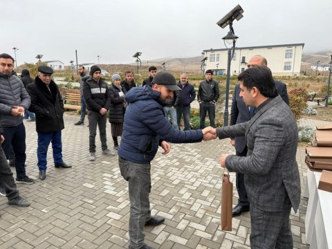 Köç karvanı Ağdamın Xıdırlı kəndinə çatdı