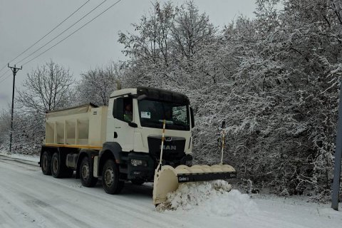 Ağdərədə yollar xüsusi texnikalarla təmizlənir