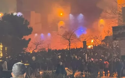 İranda 200 silahlı etirazçı saxlanıldı