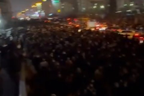 Tehran küçələrində böyük izdiham