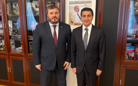 Hikmət Hacıyev Ukrayna səfiri ilə bu məsələni müzakirə etdi