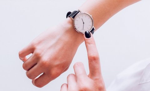 Bakıda “brend saat” satan dələduz saxlanıldı