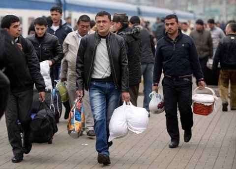 1184 əcnəbi Azərbaycandan çıxarılıb