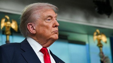 Tramp 8 Avropa ölkəsinə tarif tətbiq etdi