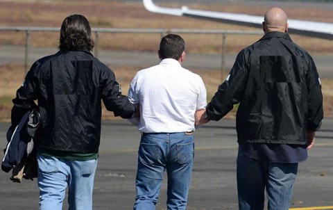 Axtarışda olan 3 şəxs ölkəmizə gətirildi