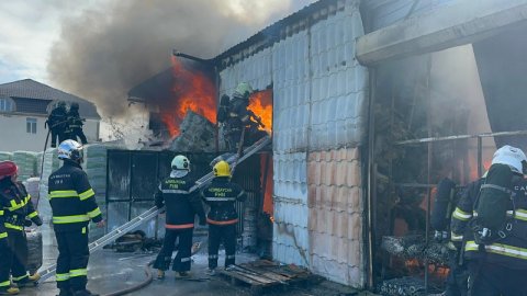 Ziya Bunyadov prospektindəki yanğın tam söndürülüb