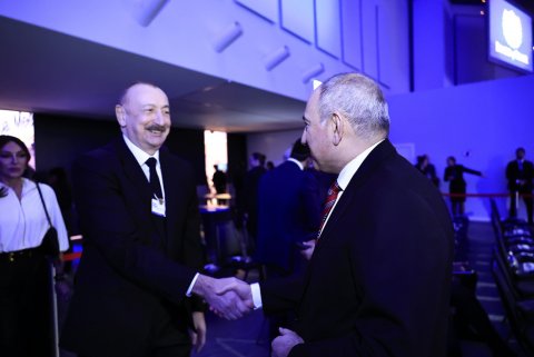 İlham Əliyev Paşinyanla da bir araya gəlib