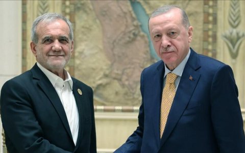 Ərdoğan Pezeşkianla İrandakı vəziyyəti müzakirə etdi