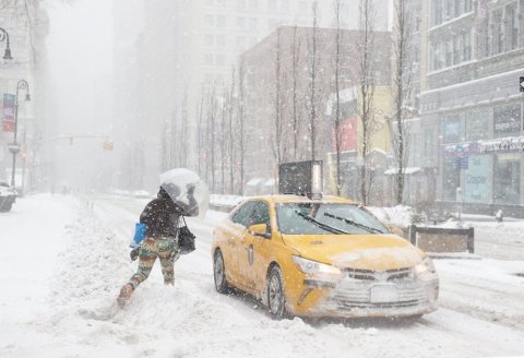 ABŞ-də qar fırtınası: 230 mindən çox ev işıqsız qaldı