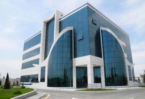 Prospektdə hərəkət edən yük maşınının təkərləri yerindən çıxdı