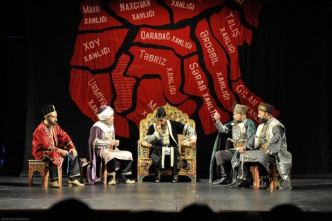 Nazirlik teatrlardakı struktur dəyişikliklərinə aydınlıq gətirdi