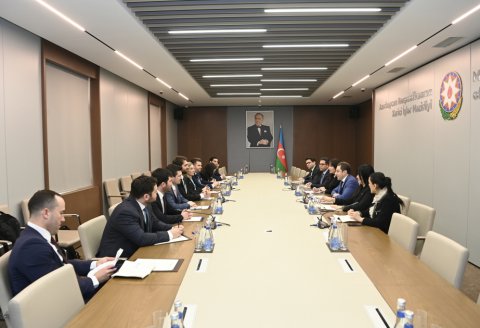 907-ci düzəlişin ləğvi müzakirə edildi