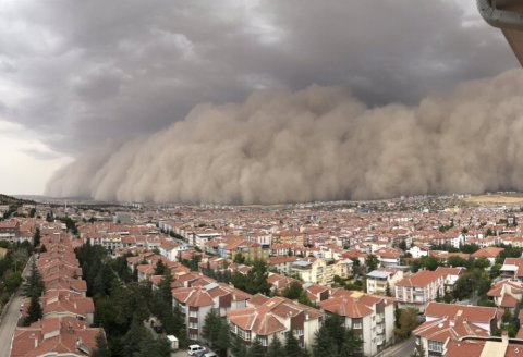 Liviyada qum fırtınası - Məktəblər bağlandı