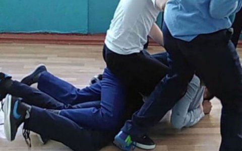 Polis şagirdlər arasında baş verən insidentlə bağlı məlumat yaydı