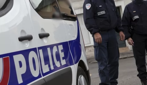 Fransada gözəllik salonuna qumbara atılıb - Yaralananlar var