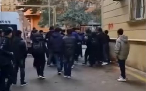 15 şagird bir məktəblini döyüb? - AÇIQLAMA