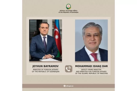 Ceyhun Bayramov pakistanlı həmkarına zəng etdi