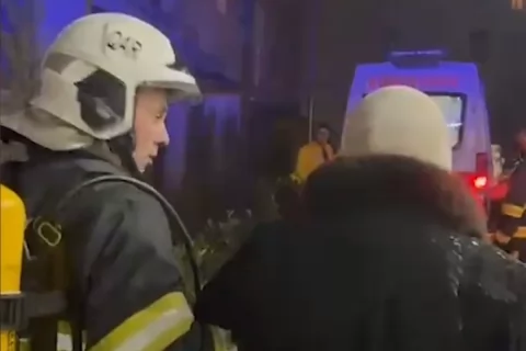 Qaradağda yaşayış binasında yanğın: Təxliyə olunanlar var