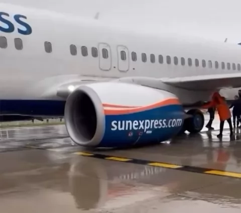 Hava limanında həyəcan: Uçuşa hazırlaşan təyyarə təcili boşaldıldı