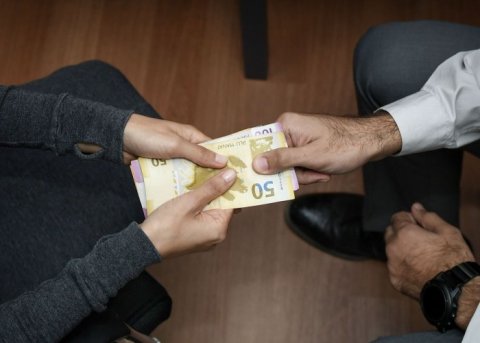 Vətəndaşlara 11 min manat "atan" şəxs saxlanılıb