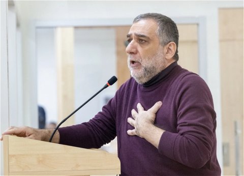 Vardanyan Füzuli və Caviddən sonra Nəsiminin də şeirini oxudu