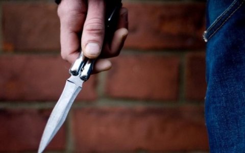 15 yaşlı bacısının nişanlısını 30 dəfə bıçaqladı - Bakıda dəhşət