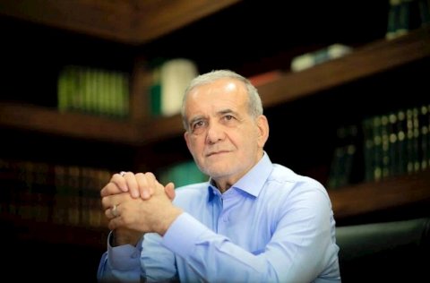 Hökumət xalqın yanındadır - Pezeşkian