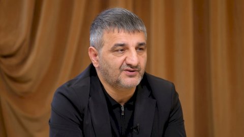 İcra başçısı tanınmış meyxanaçını görüşə dəvət etdi