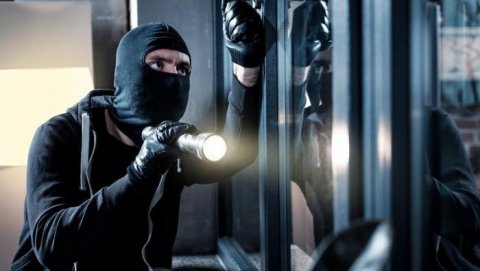 Lənkəranda yaşayış evlərini talayan şəxs saxlanıldı