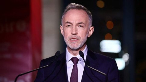 Parisə yeni mer seçildi