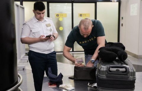 Rusiyada dollar qadağası - RƏSMİ