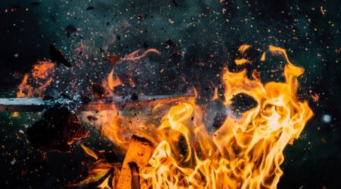 Qəbələdə 62 yaşlı kişi yanaraq öldü