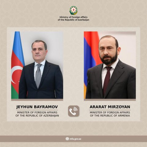 Ceyhun Bayramovla Mirzoyan telefonla danışdı