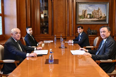 Əli Əsədov TDT-nin Baş katibi ilə görüşdü