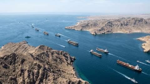 Hörmüzə görə İranla müharibəyə hazırlaşır