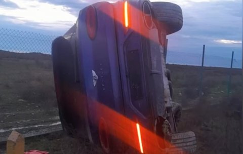 Bakı–Quba yolunda “Bentley” aşdı - Xəsarət alan var