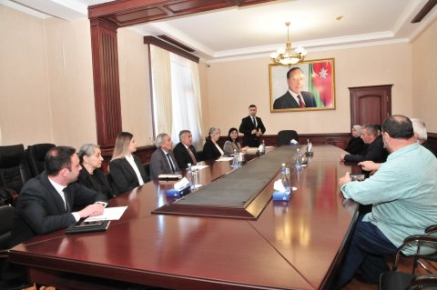 Abşeronda Aprel döyüşlərində şəhidlik zirvəsinə ucalan qəhrəmanlarımızın ailələri ilə görüş keçirilib