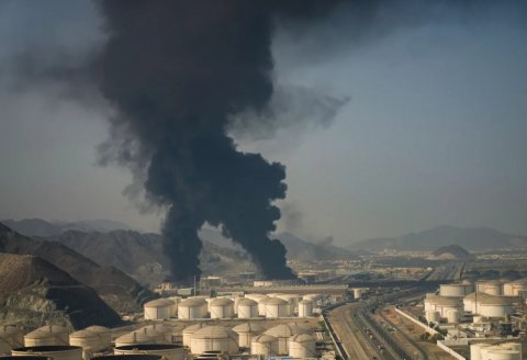 İran Küveytin neft zavodu vurdu