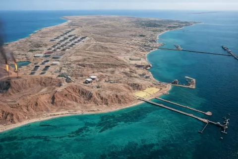 İranın Xark adasına hücum edildi