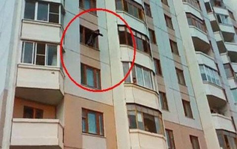 Xırdalanda 19 yaşlı qız 7-ci mərtəbədən yıxılıb öldü