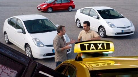 AYNA taksilərlə bağlı məlumata AYDINLIQ GƏTİRDİ