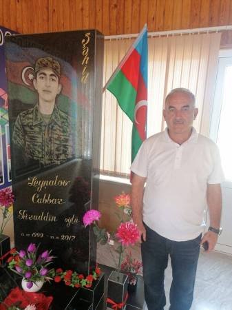 Hüquqşünas şəhid ailəsini ziyarət edib.