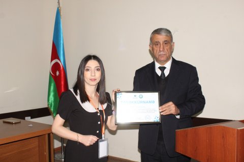 Qazaxda gənclərin karyera planlama müzakirəsi